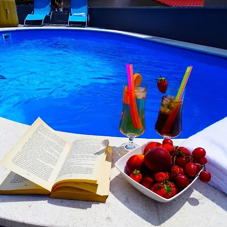 Villa In Near With Pool *