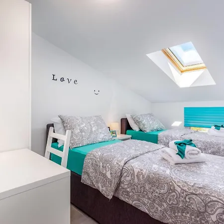 Villa Charming In With Bubble Bath Dramalj