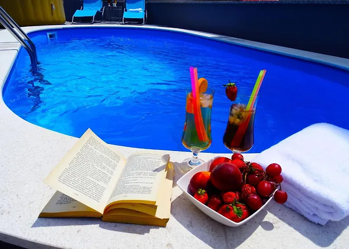 فيلة In Near With Pool *